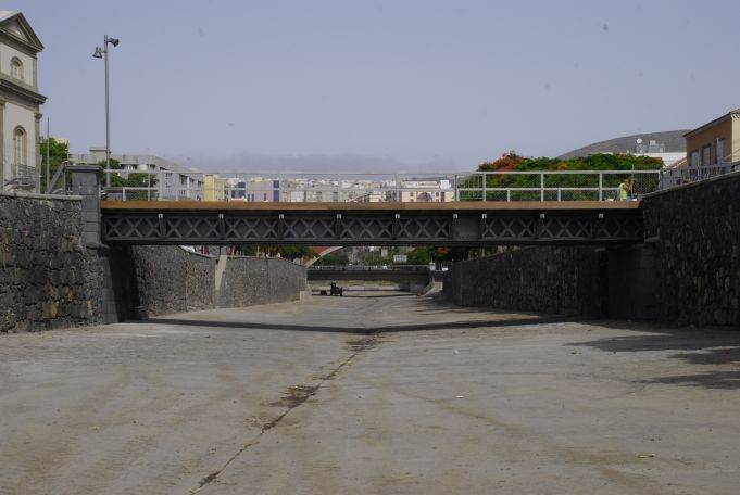 Encauzamiento de barrancos